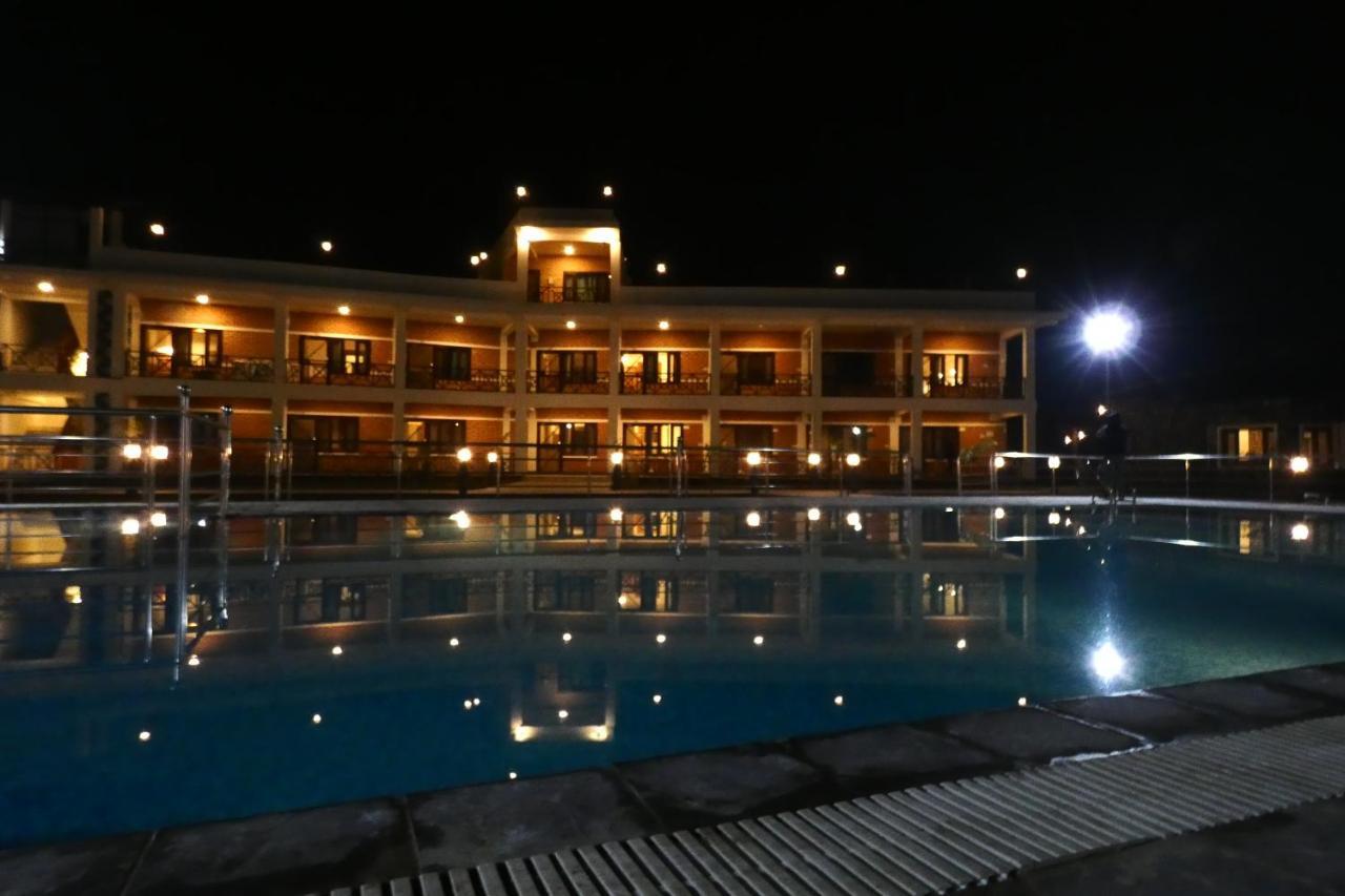 Babai Resort Pvt Ltd Bardiya Ngoại thất bức ảnh