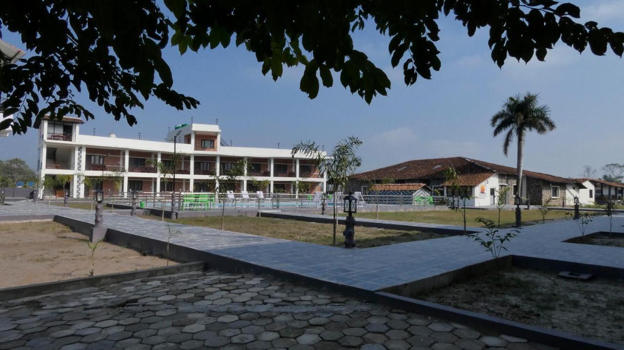 Babai Resort Pvt Ltd Bardiya Ngoại thất bức ảnh